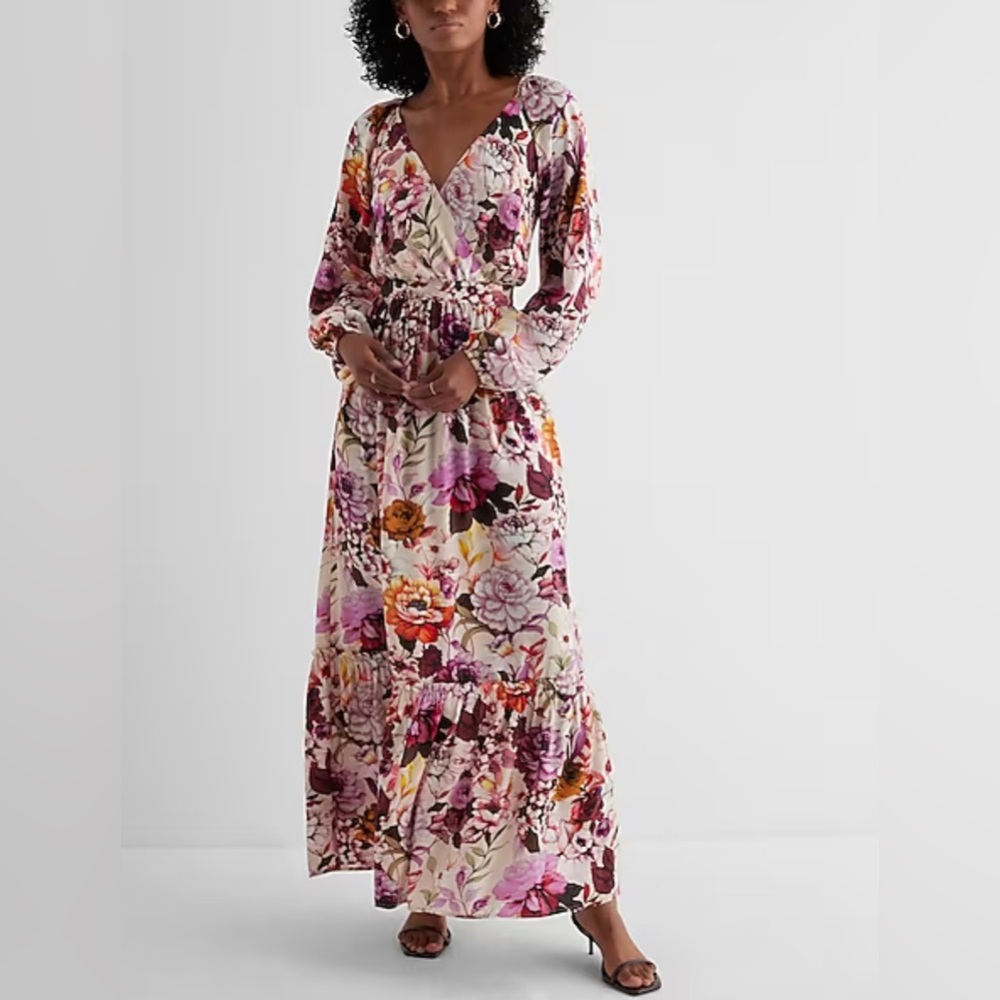 Gorgeous NWT floral dress from Express. Size XL